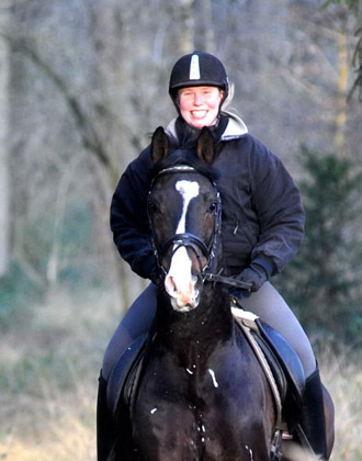 Ausritt im Januar 2012: Hirtenglanz und Shavalou - Foto: Beate Langels - Trakehner Gest�t H�melschenburg