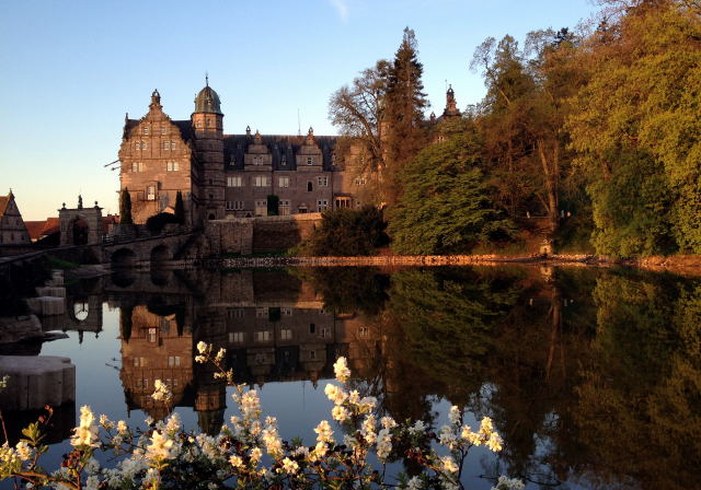 Schloss Hmelschenburg in der Morgensonne - Foto: Beate Langels